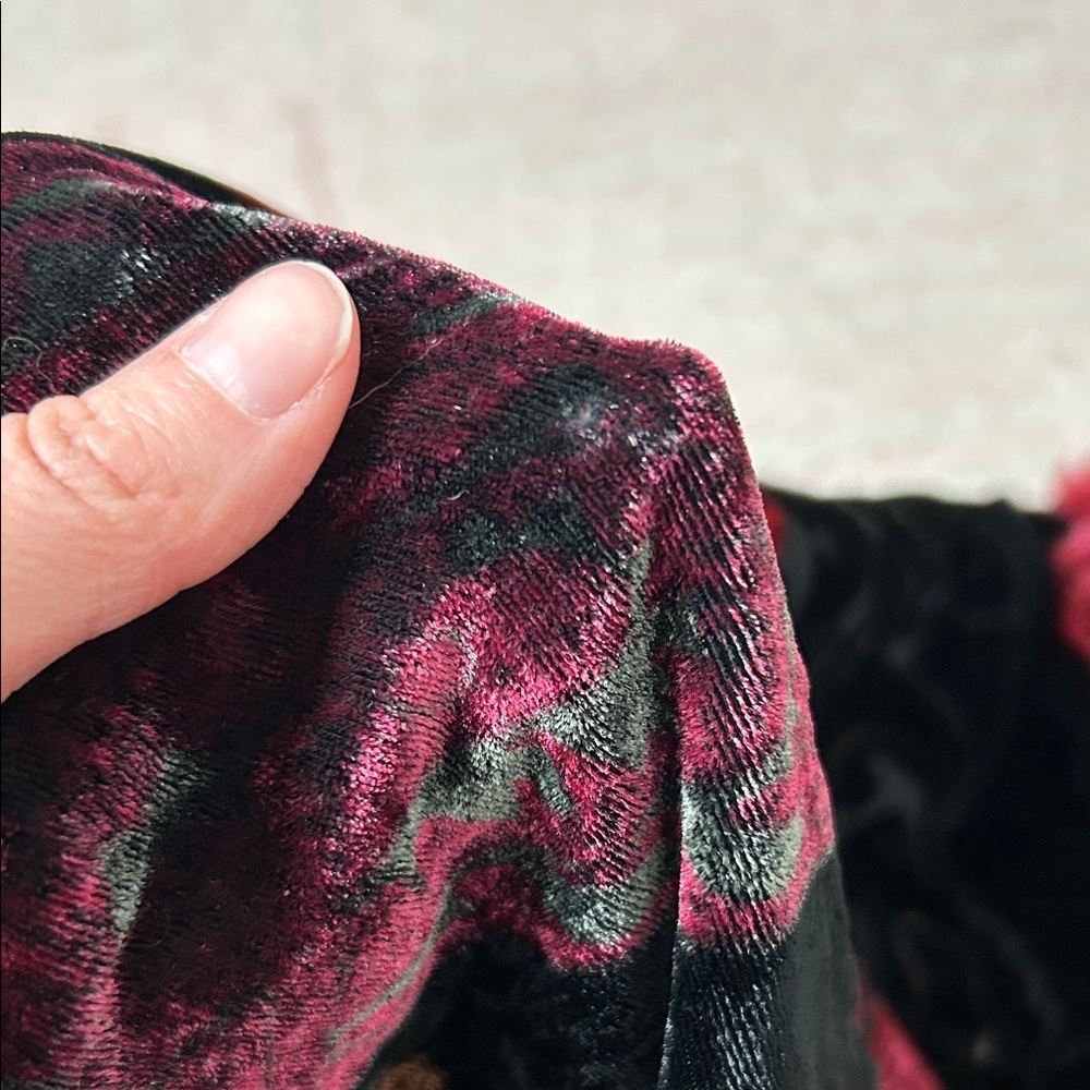 Vintage Black Burgundy Silk Blend Burnout Velvet Poncho Faux Fur Trim OS Flawed - Picture 16 of 16